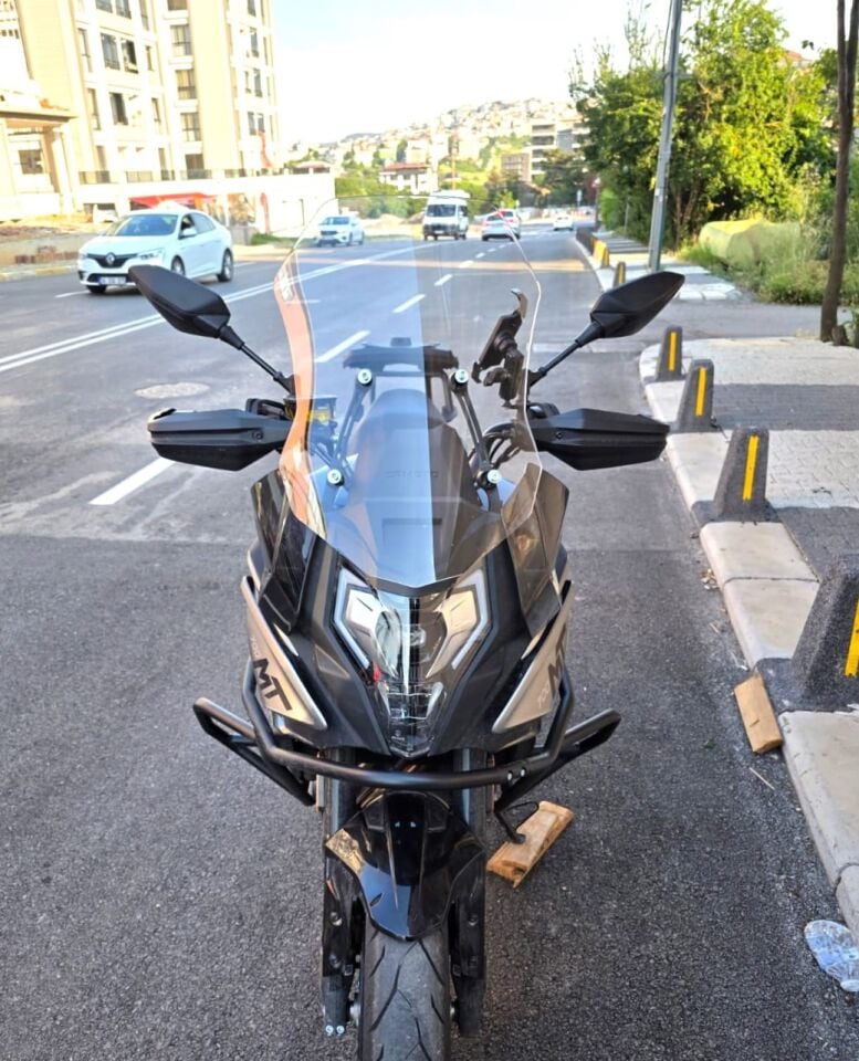 MOTOCAM CF Moto 700 MT Ön Cam 2023-2026 Model 56cm Şeffaf Renkli 4mm