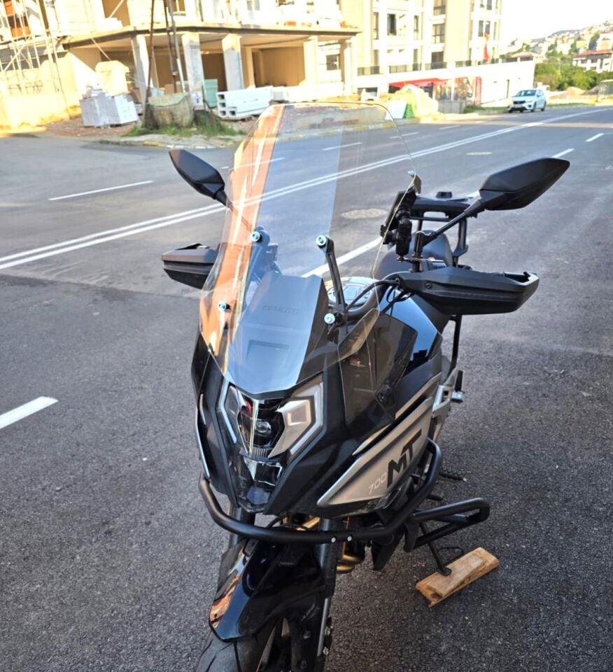 MOTOCAM CF Moto 700 MT Ön Cam 2023-2026 Model 56cm Şeffaf Renkli 4mm