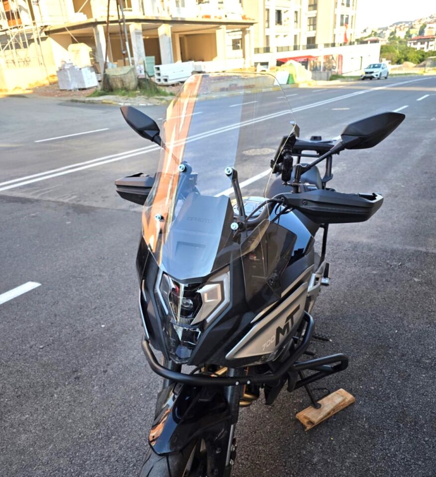 MOTOCAM CF Moto 700 MT Ön Cam 2023-2026 Model 56cm Şeffaf Renkli 4mm