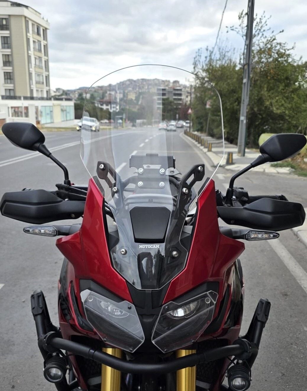 MOTOCAM Honda Africa Twin CRF 1000 Ön Cam 2016-2020 Model 55cm Şeffaf Renkli 4mm UZUN