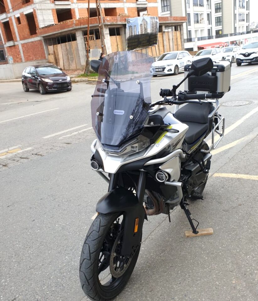 MOTOCAM CF Moto 800 MT Ön Cam 2019-2026-2026 Model 57cm Füme Renkli 4mm