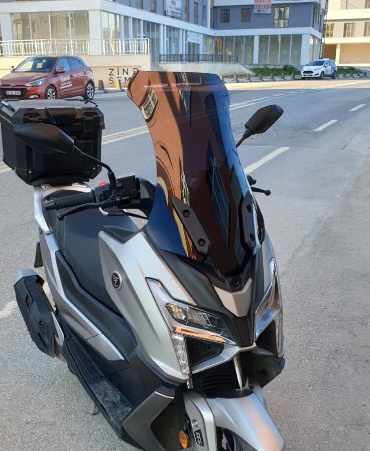 MOTOCAM Voge SR1 Ön Cam 2023-2026 Model 62cm Siyah Renkli 4mm ORTA BOYLU