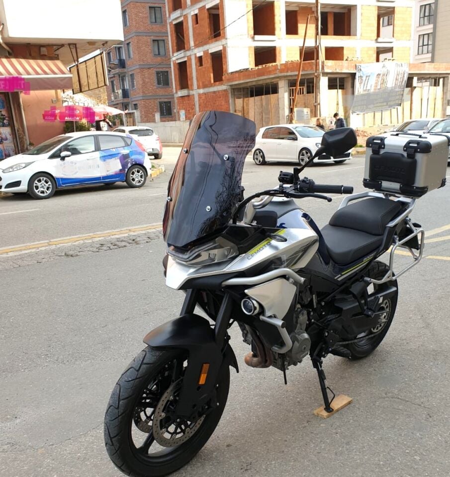 MOTOCAM CF Moto 800 MT Ön Cam 2019-2026-2026 Model 57cm Siyah Renkli 4mm