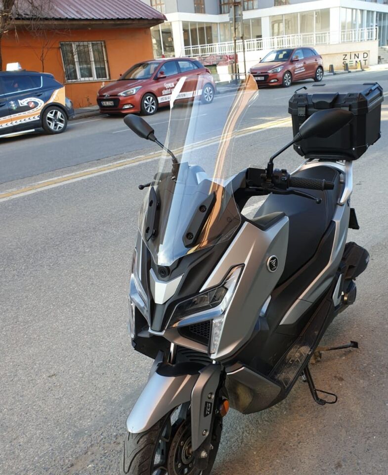 MOTOCAM Voge SR1 Ön Cam 2023-2026 Model 62cm Şeffaf Renkli 4mm ORTA BOYLU