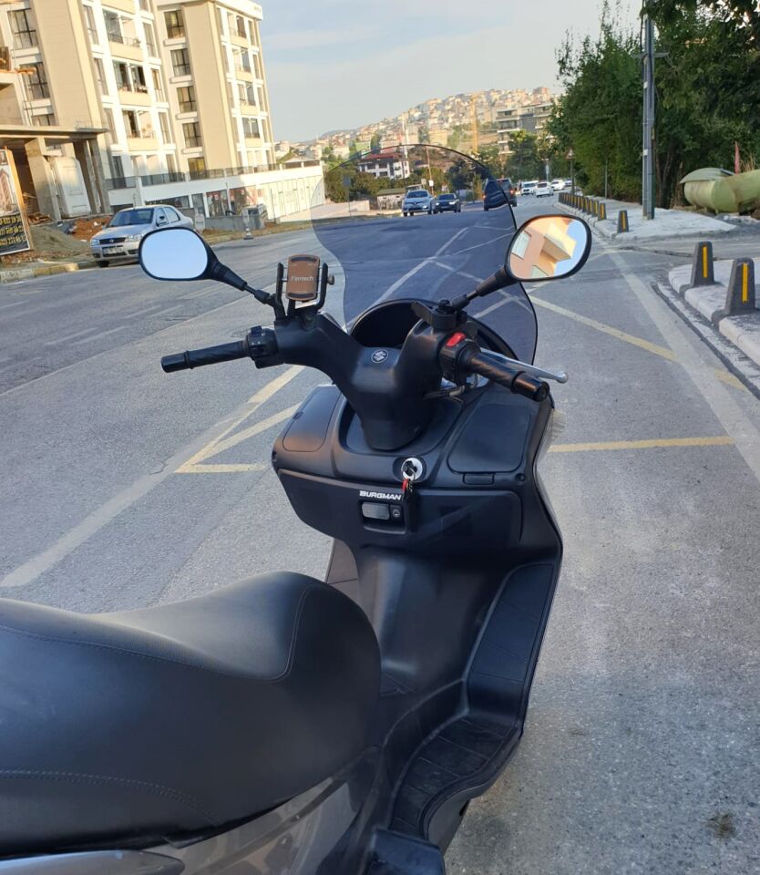 MOTOCAM Suzuki Burgman 125 Ön Cam 2006-2013 Model 61cm Füme Renkli 4mm