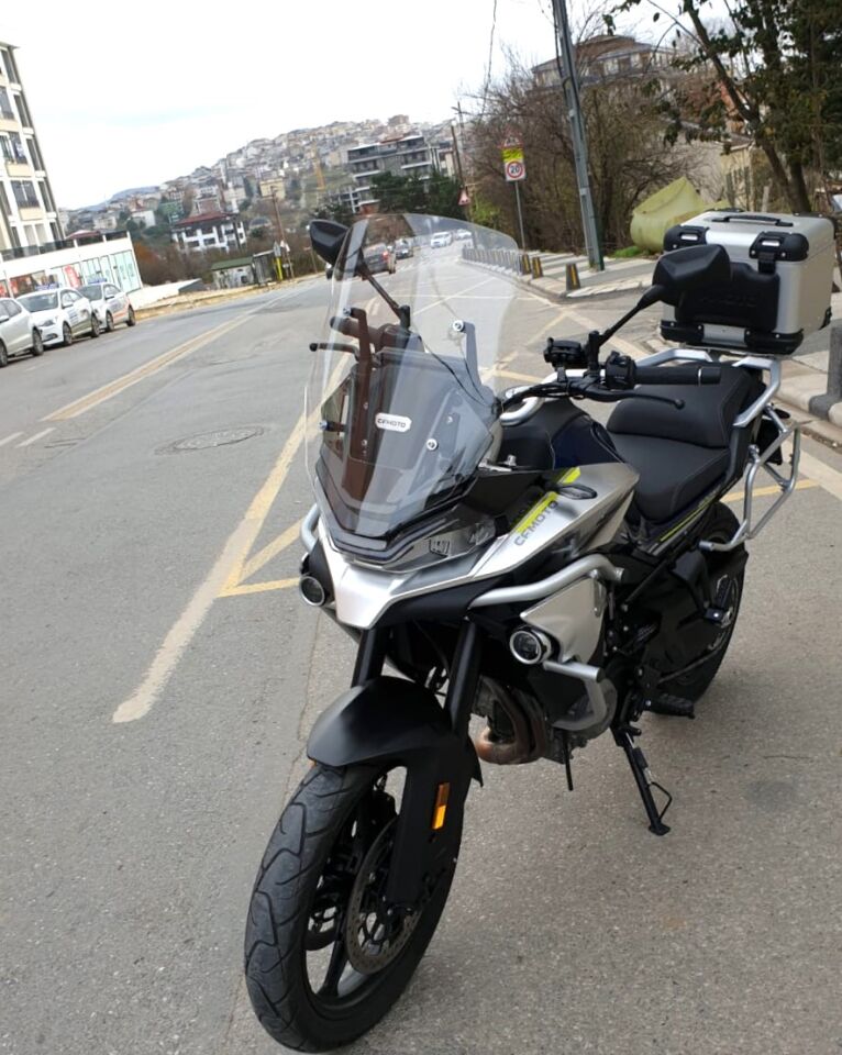 MOTOCAM CF Moto 800 MT Ön Cam 2019-2026-2026 Model 57cm Şeffaf Renkli 4mm
