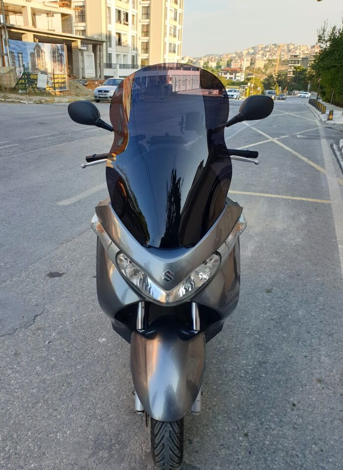 MOTOCAM Suzuki Burgman 125 Ön Cam 2006-2013 Model 61cm siyah Renkli 4mm