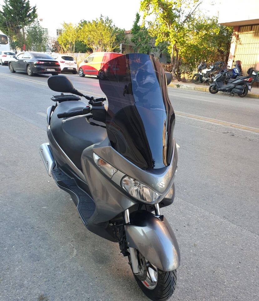 MOTOCAM Suzuki Burgman 125 Ön Cam 2006-2013 Model 61cm siyah Renkli 4mm