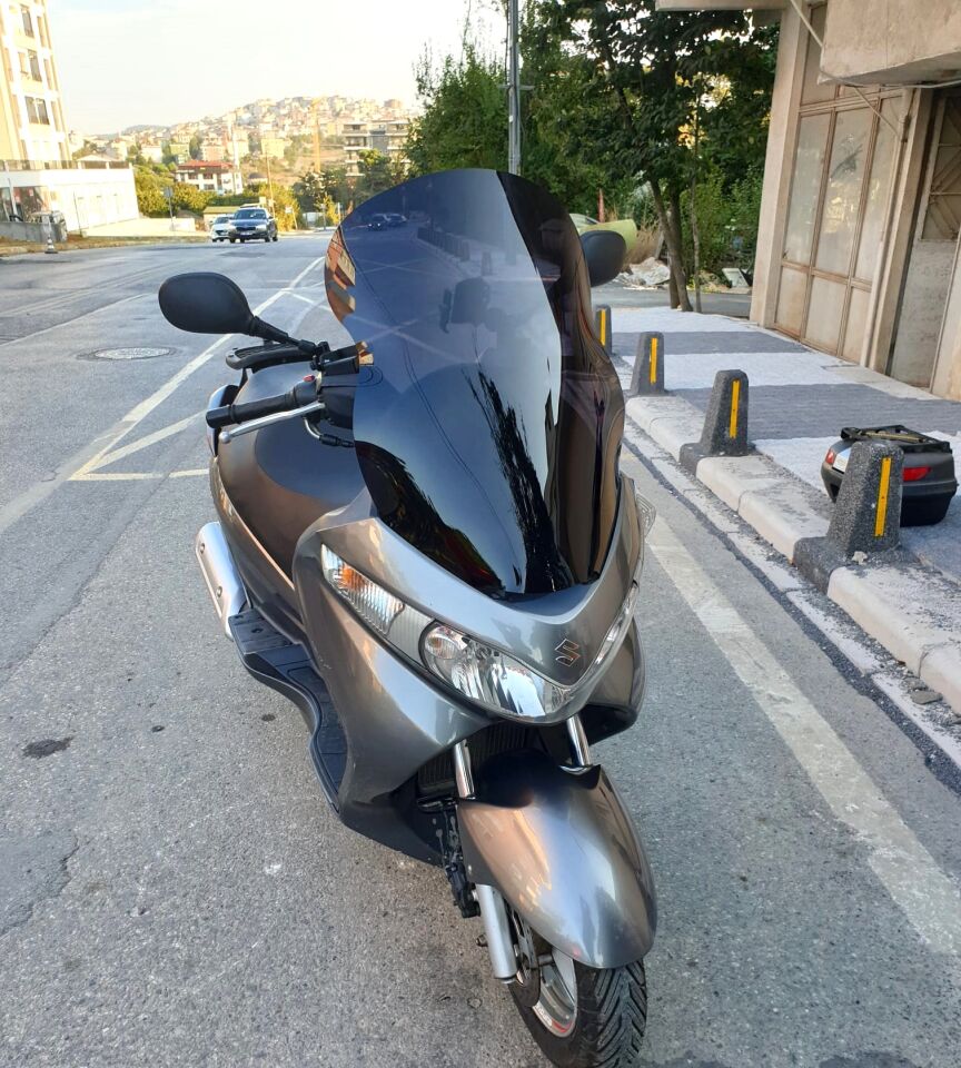 MOTOCAM Suzuki Burgman 125 Ön Cam 2006-2013 Model 61cm siyah Renkli 4mm