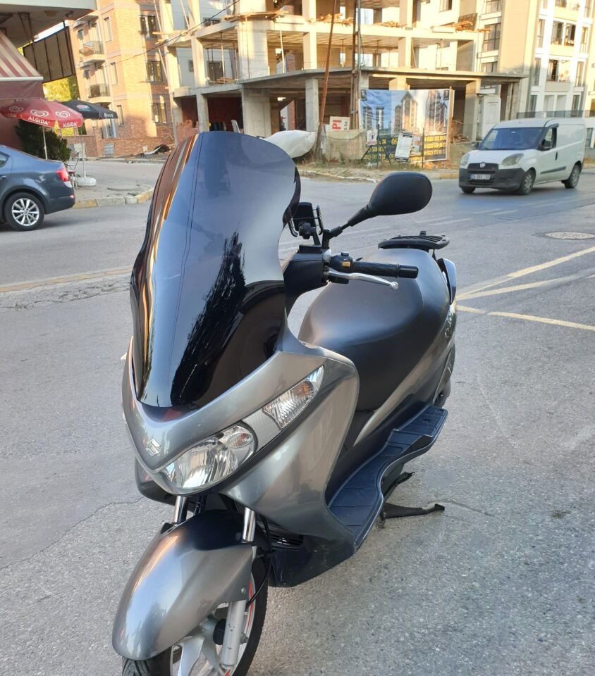 MOTOCAM Suzuki Burgman 125 Ön Cam 2006-2013 Model 61cm siyah Renkli 4mm