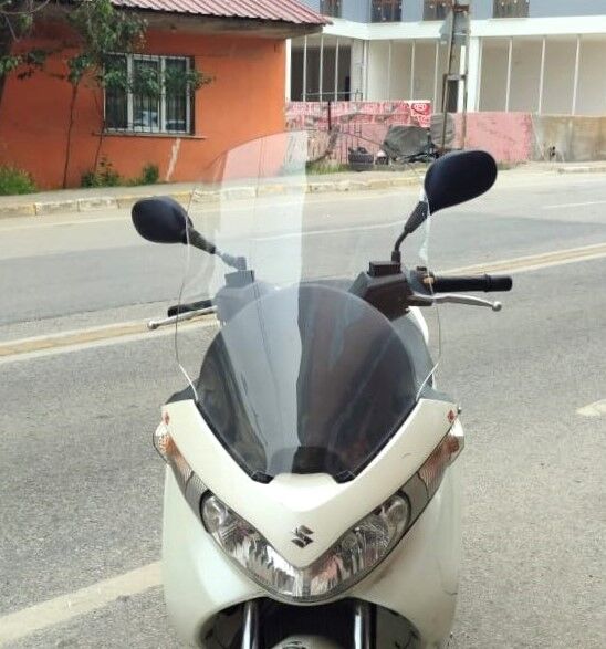 MOTOCAM Suzuki Burgman 125 Ön Cam 2006-2013 Model 61cm Şeffaf Renkli 4mm