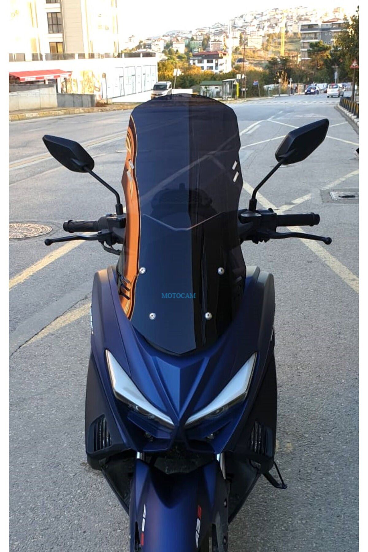 MOTOCAM Arora Max T Easy 125 Ön Cam 2022-2026 Model 55cm Siyah Renkli 4mm KISA