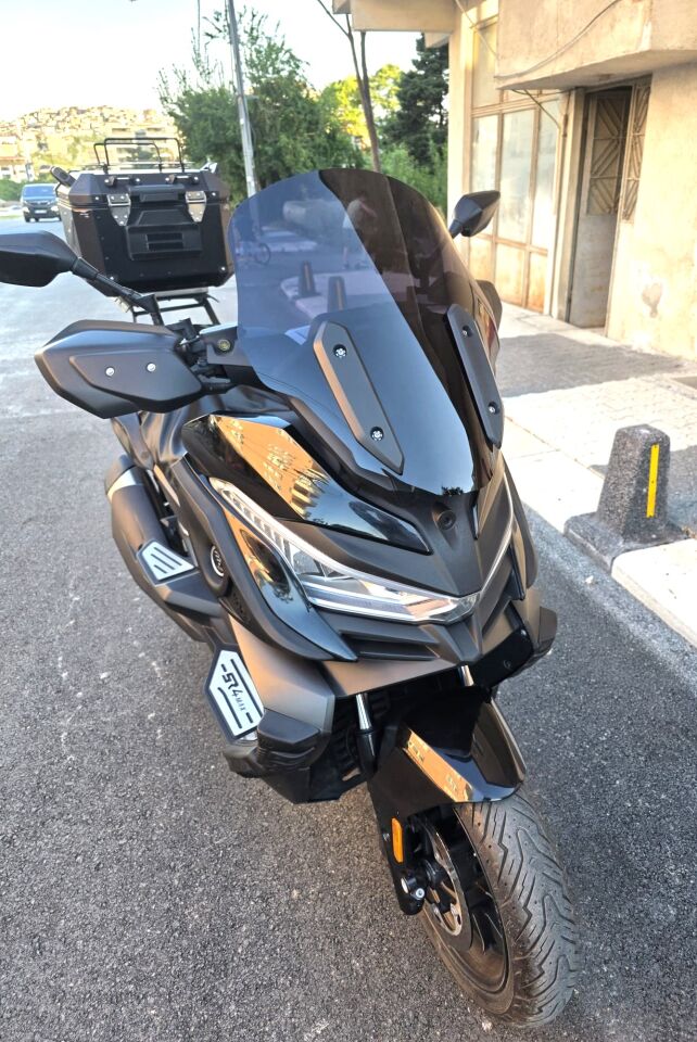 MOTOCAM Voge SR4 Ön Cam 2022-2026 Model 54cm Siyah Renkli 4mm ORİJİNAL BOYLU