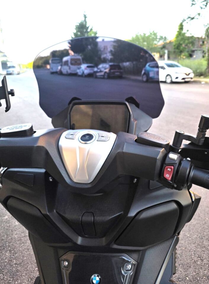 MOTOCAM Voge SR4 Ön Cam 2022-2026 Model 54cm Siyah Renkli 4mm ORİJİNAL BOYLU