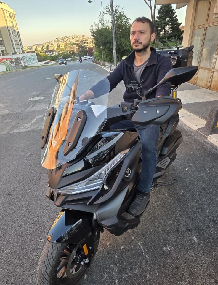 MOTOCAM Voge SR4 Ön Cam 2022-2026 Model 54cm Şeffaf Renkli 4mm ORİJİNAL BOYLU