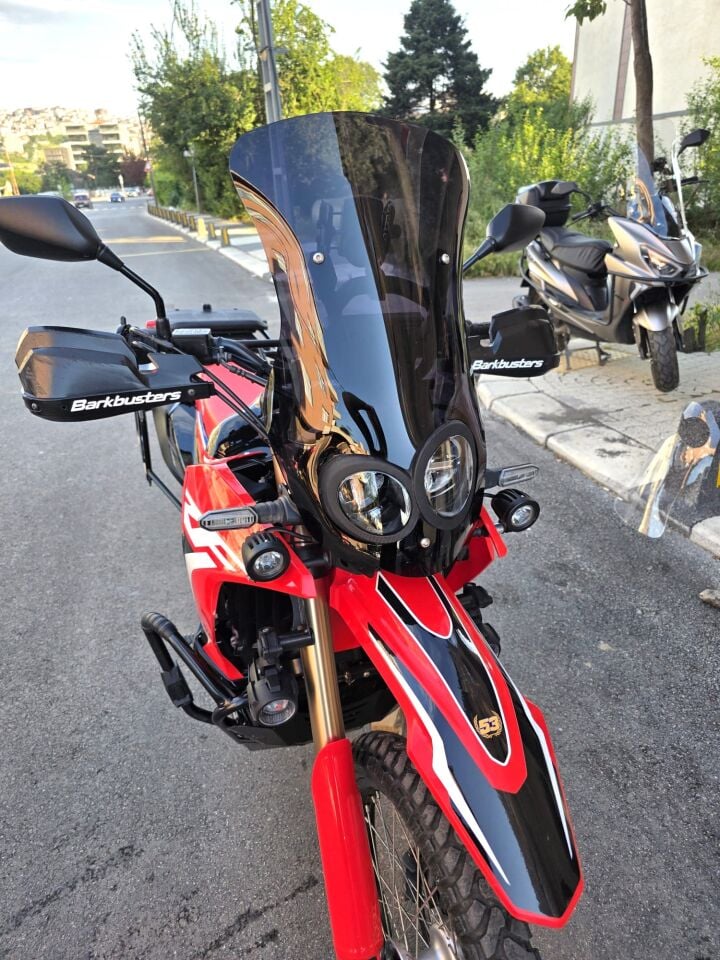 MOTOCAM Honda CRF 300 Rally Siperlik Ön Cam 2017-2025 Model 56cm Siyah Renkli 4mm