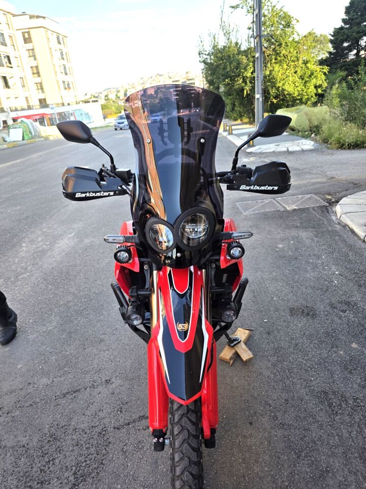 MOTOCAM Honda CRF 300 Rally Siperlik Ön Cam 2017-2025 Model 56cm Siyah Renkli 4mm