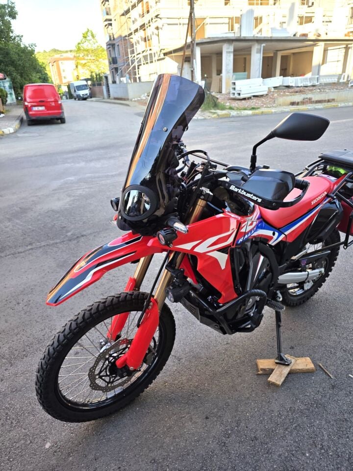 MOTOCAM Honda CRF 300 Rally Siperlik Ön Cam 2017-2025 Model 56cm Siyah Renkli 4mm
