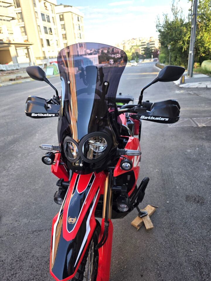 MOTOCAM Honda CRF 300 Rally Siperlik Ön Cam 2017-2025 Model 56cm Siyah Renkli 4mm