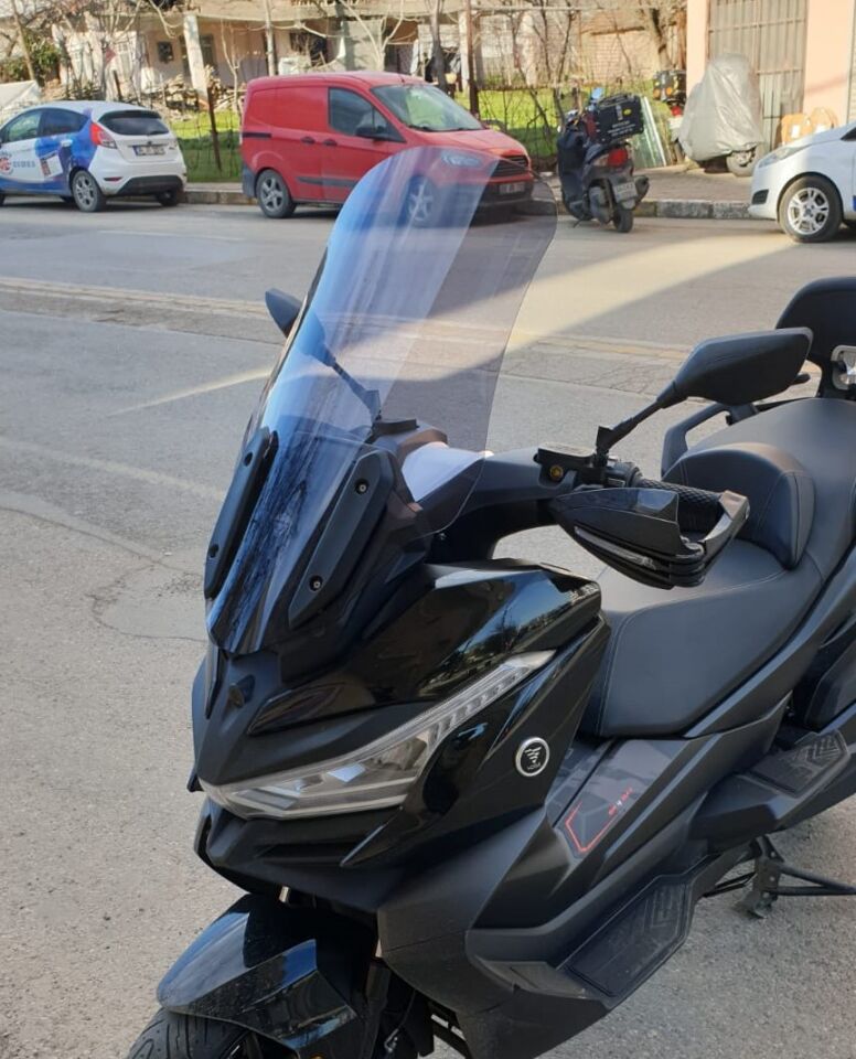 MOTOCAM Voge SR4 Ön Cam 2022-2026 Model 70cm Füme Renkli 4mm UZUN