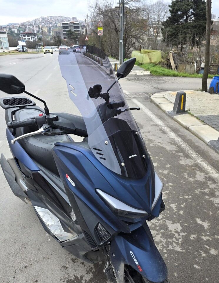 MOTOCAM Arora Max T Easy 125 Ön Cam 2022-2026 Model 75cm Füme Renkli 4mm UZUN