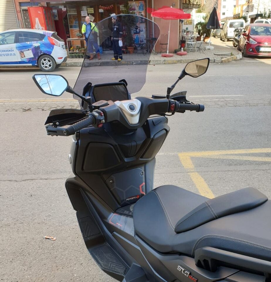 MOTOCAM Voge SR4 Ön Cam 2022-2026 Model 78cm Füme Renkli 4mm UZUN