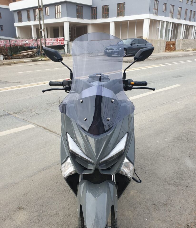 MOTOCAM Volta Apec Apx5 Ön Cam 2023-2026 Model 57cm Füme Renkli 4mm SPORTİF