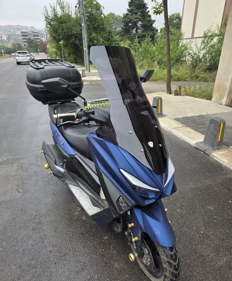 MOTOCAM Arora Max T Easy 125 Ön Cam 2022-2026 Model 78cm Siyah Renkli 4mm UZUN