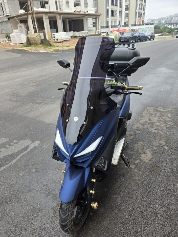 MOTOCAM Arora Max T Easy 125 Ön Cam 2022-2026 Model 78cm Siyah Renkli 4mm UZUN
