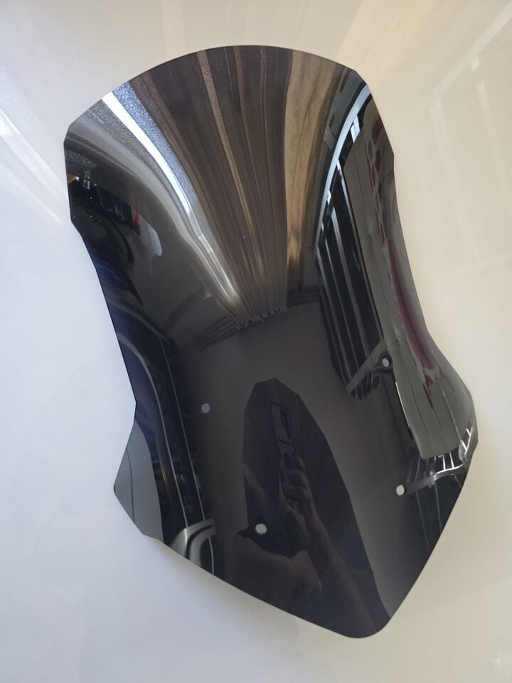 MOTOCAM Volta Apec Apx5 Ön Cam 2023-2026 Model 57cm Siyah Renkli 4mm SPORTİF