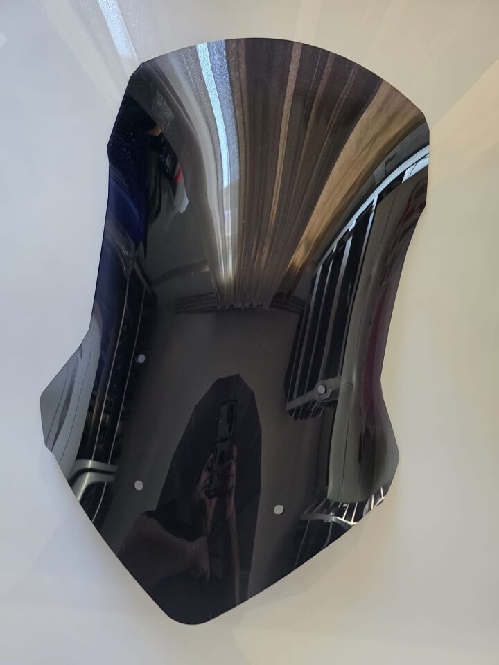 MOTOCAM Volta Apec Apx5 Ön Cam 2023-2026 Model 57cm Siyah Renkli 4mm SPORTİF