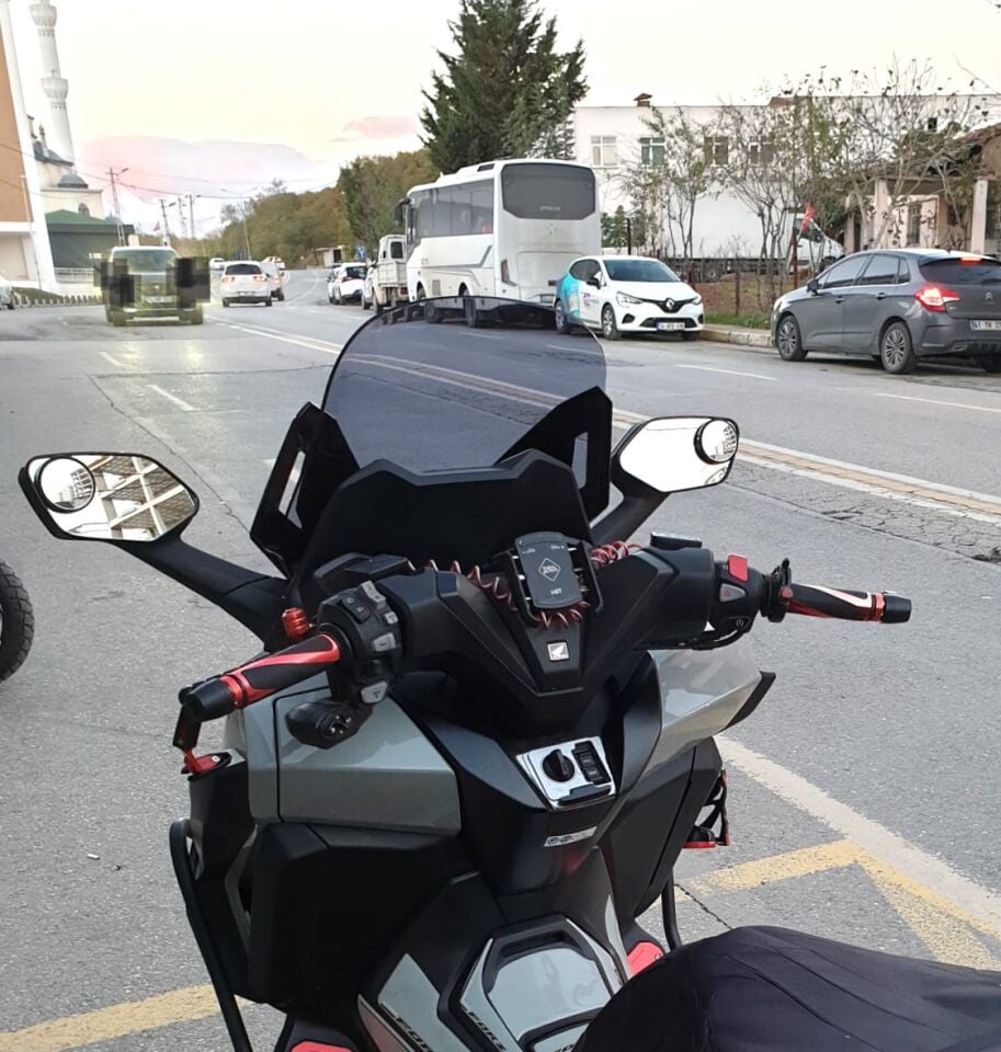 MOTOCAM Honda Forza 250 Ön Cam 2021-2026 Model 47cm Füme Renkli 4mm ORİJİNAL BOYLU