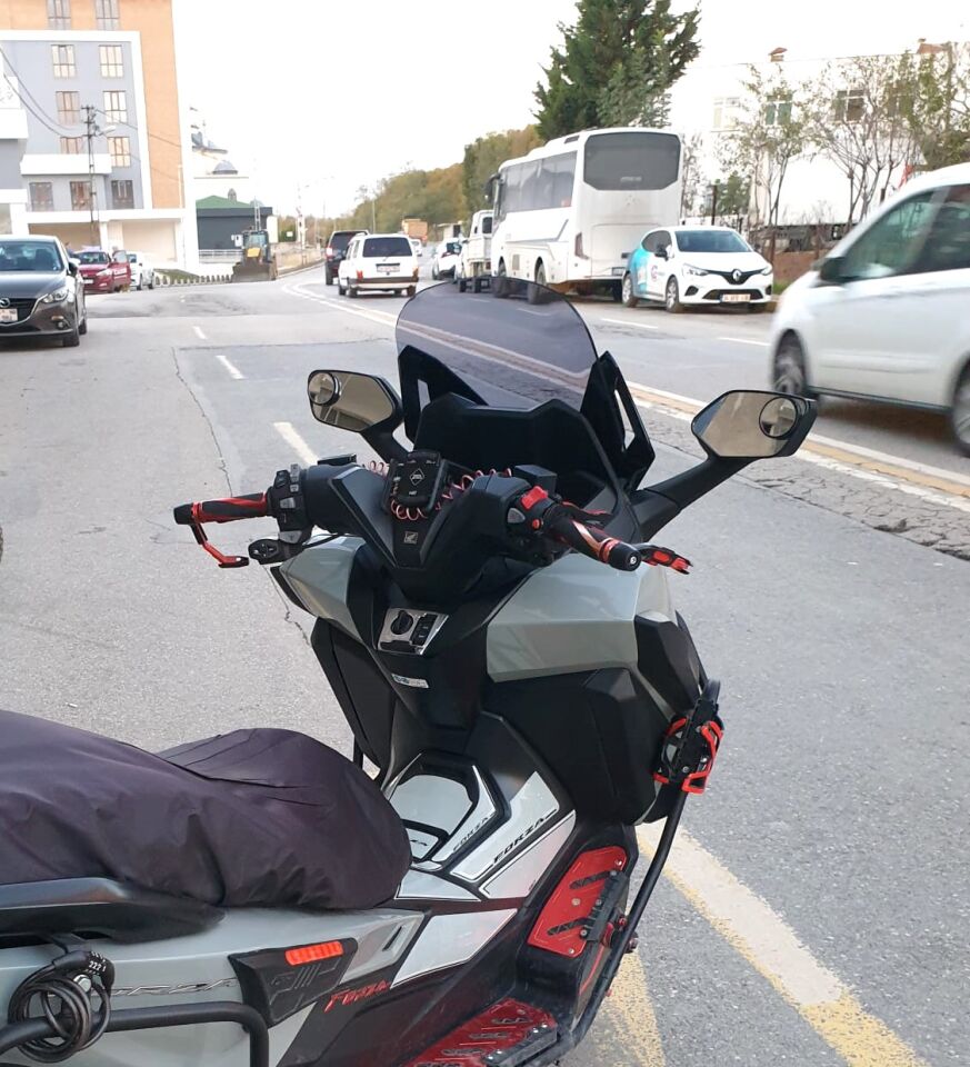 MOTOCAM Honda Forza 250 Ön Cam 2021-2026 Model 47cm Füme Renkli 4mm ORİJİNAL BOYLU