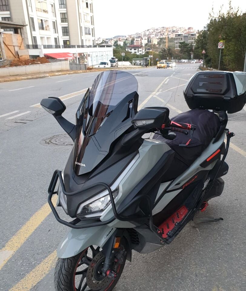 MOTOCAM Honda Forza 250 Ön Cam 2021-2026 Model 47cm Füme Renkli 4mm ORİJİNAL BOYLU