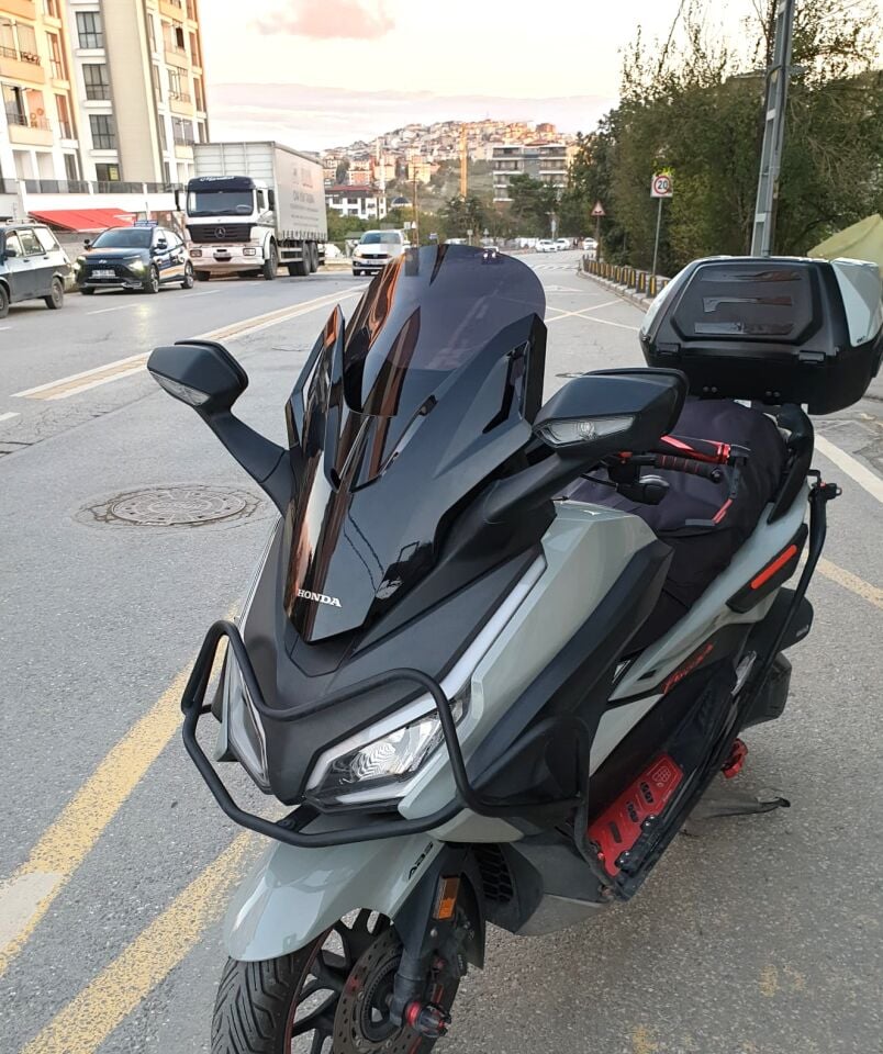 MOTOCAM Honda Forza 250 Ön Cam 2021-2026 Model 47cm Siyah Renkli 4mm ORİJİNAL BOYLU
