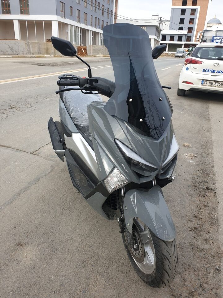 MOTOCAM Volta Apec Apx5 Ön Cam 2023-2026 Model 68cm Siyah Renkli 4mm ORTA BOYLU