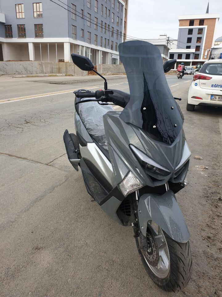 MOTOCAM Volta Apec Apx5 Ön Cam 2023-2026 Model 68cm Siyah Renkli 4mm ORTA BOYLU