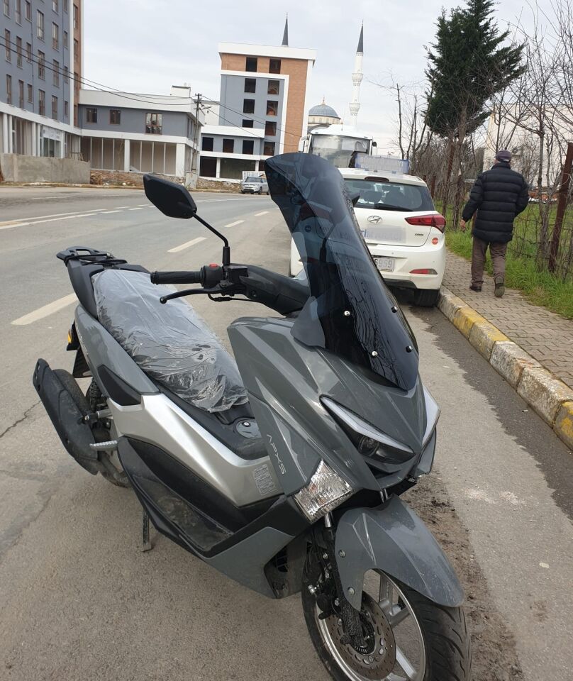 MOTOCAM Volta Apec Apx5 Ön Cam 2023-2026 Model 68cm Siyah Renkli 4mm ORTA BOYLU