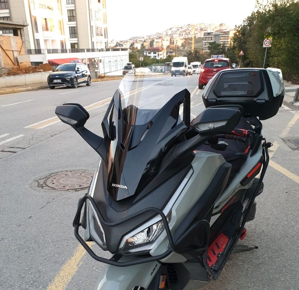 MOTOCAM Honda Forza 250 Ön Cam 2021-2026 Model 47cm Şeffaf Renkli 4mm ORİJİNAL BOYLU