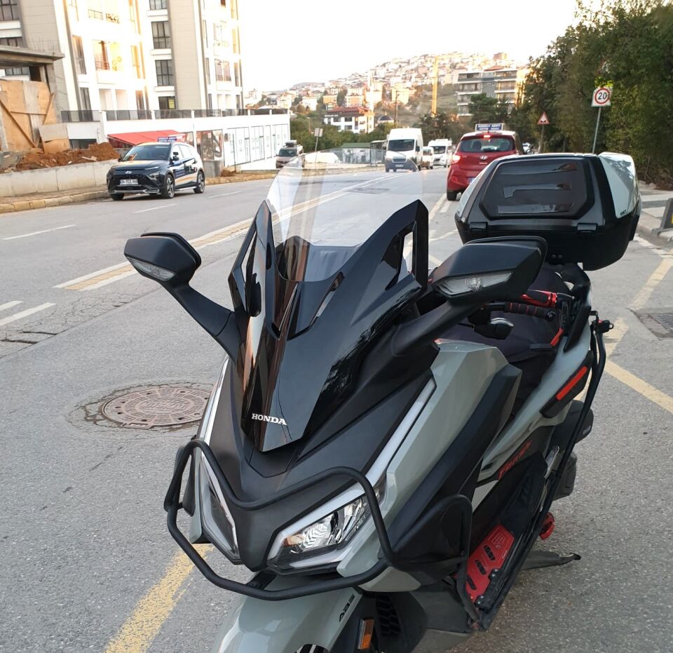 MOTOCAM Honda Forza 250 Ön Cam 2021-2026 Model 47cm Şeffaf Renkli 4mm ORİJİNAL BOYLU