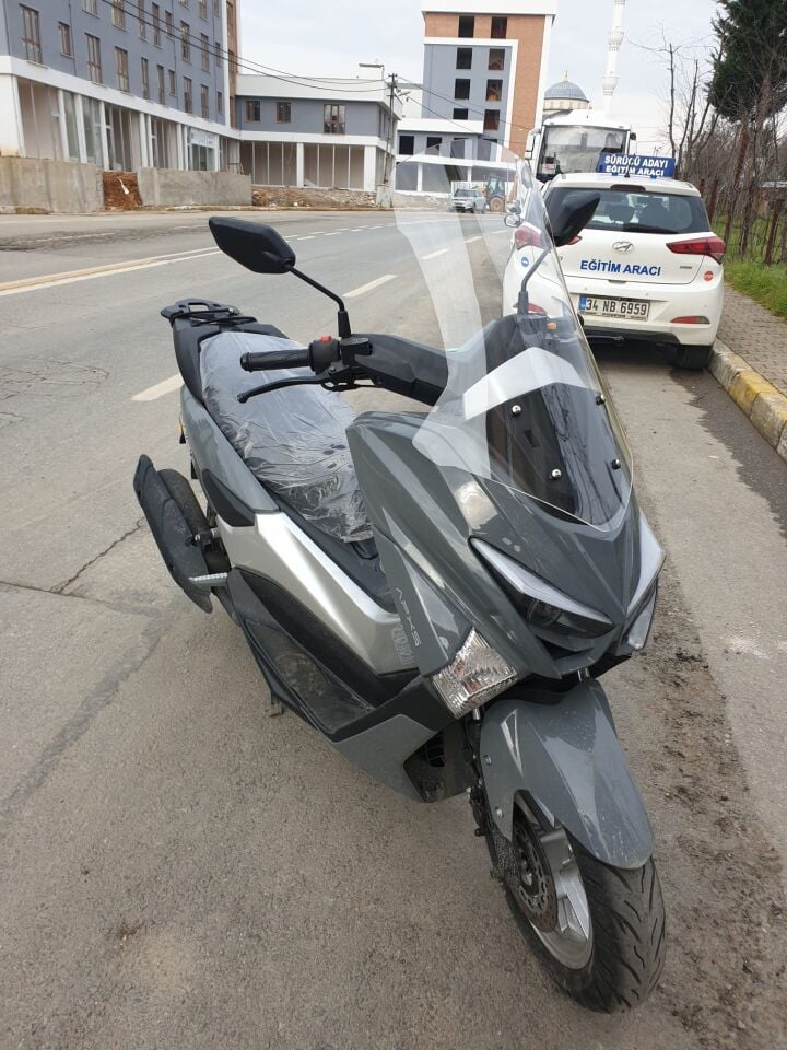 MOTOCAM Volta Apec Apx5 Ön Cam 2023-2026 Model 68cm Şeffaf Renkli 4mm ORTA BOYLU