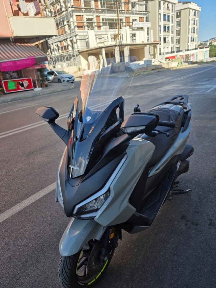 MOTOCAM Honda Forza 250 Ön Cam 2021-2026 Model 60cm Şeffaf Renkli 4mm UZUN CAM