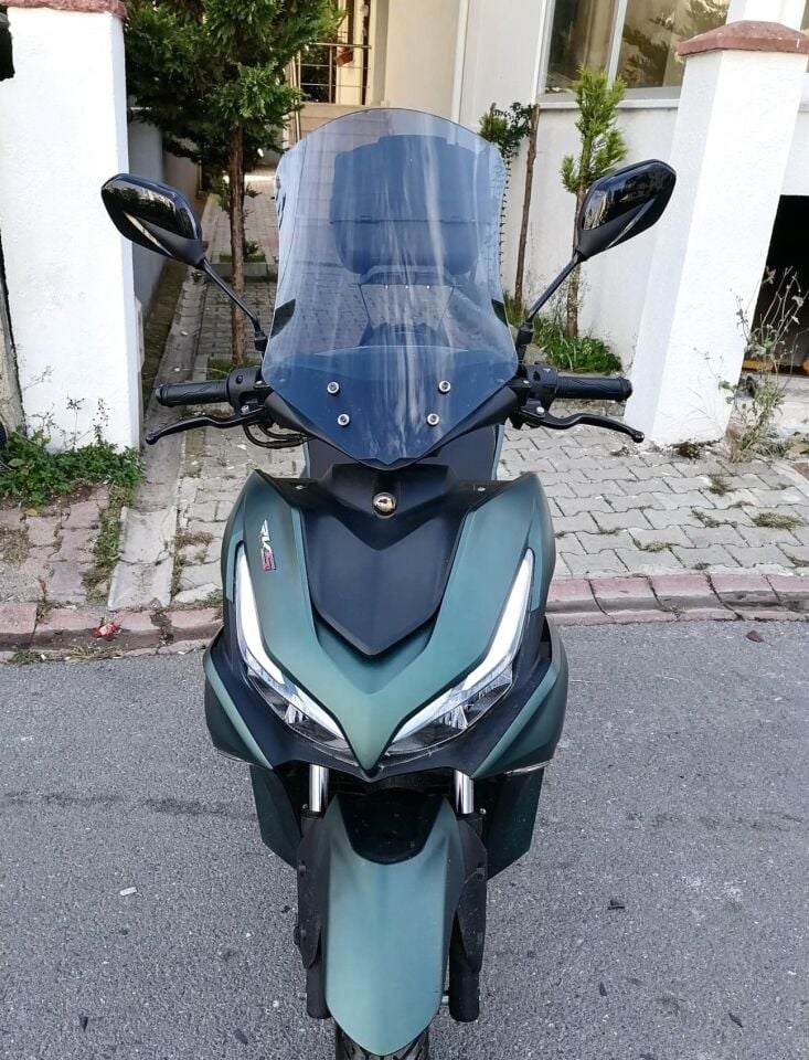 MOTOCAM Küba Vizy 50 Ön Cam 2025-2026 Model 54cm Füme Renkli