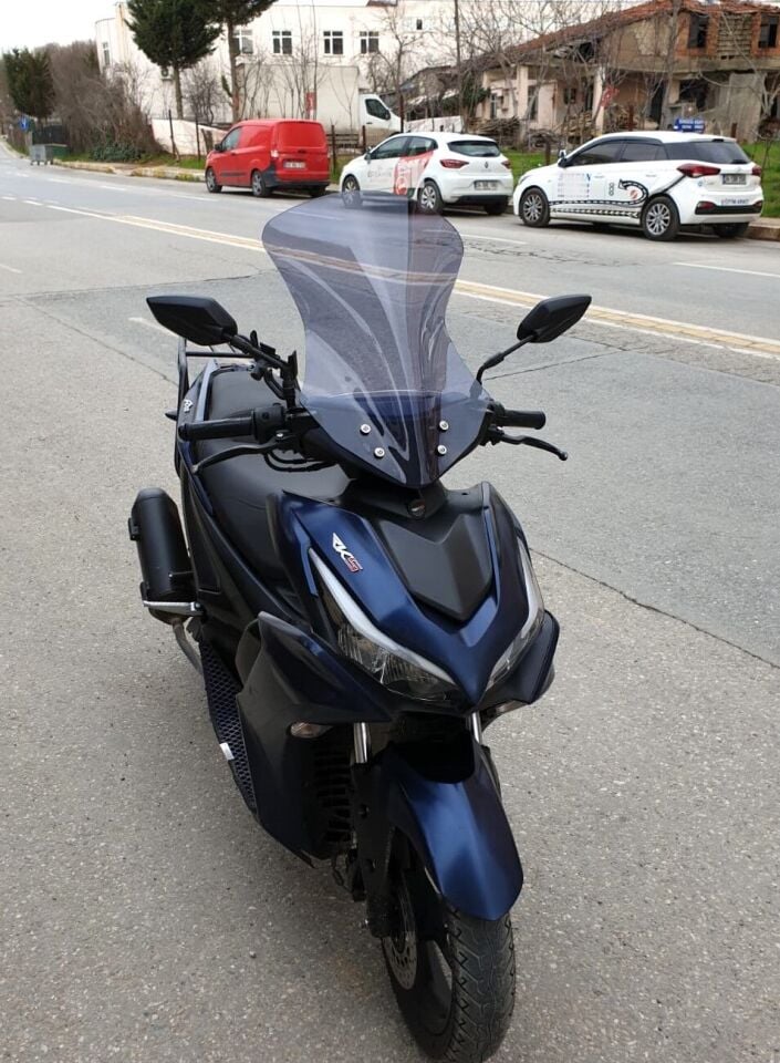 MOTOCAM Küba Vizy 50 Ön Cam 2025-2026 Model 54cm Füme Renkli Sportif Model