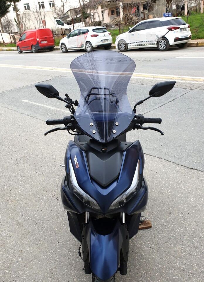 MOTOCAM Küba Vizy 50 Ön Cam 2025-2026 Model 54cm Füme Renkli Sportif Model