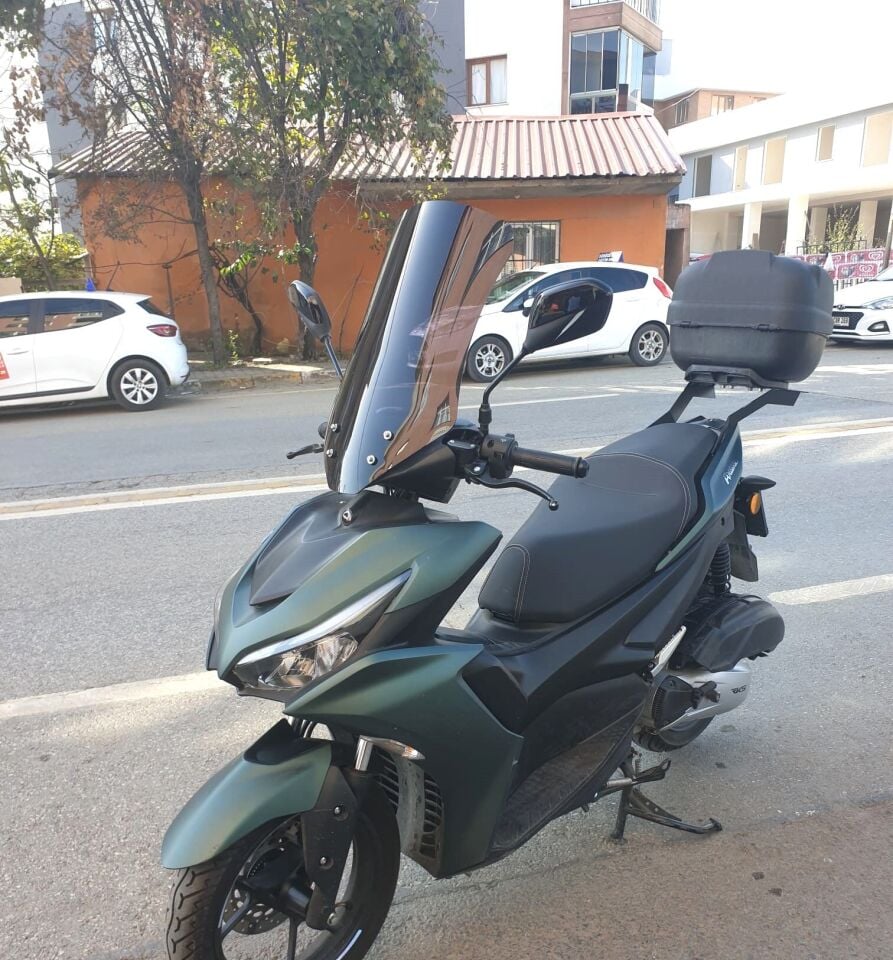 MOTOCAM Küba Vizy 50 Ön Cam 2025-2026 Model 54cm Siyah Renkli