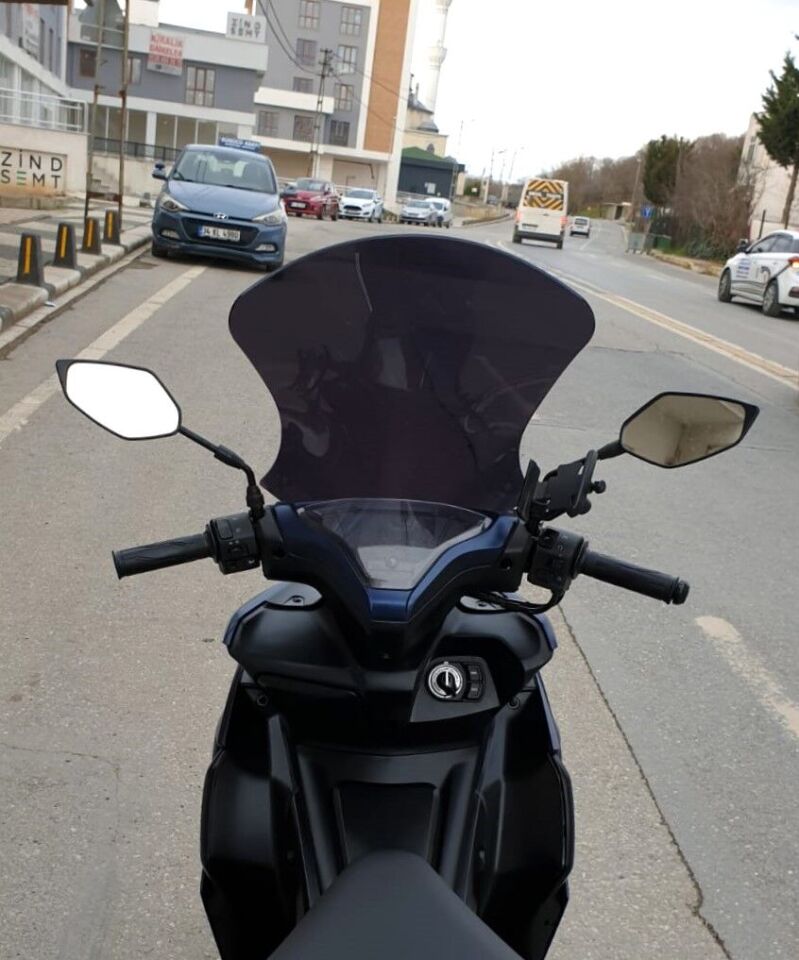 MOTOCAM Küba Vizy 50 Ön Cam 2025-2026 Model 54cm Siyah Renkli Sportif Model