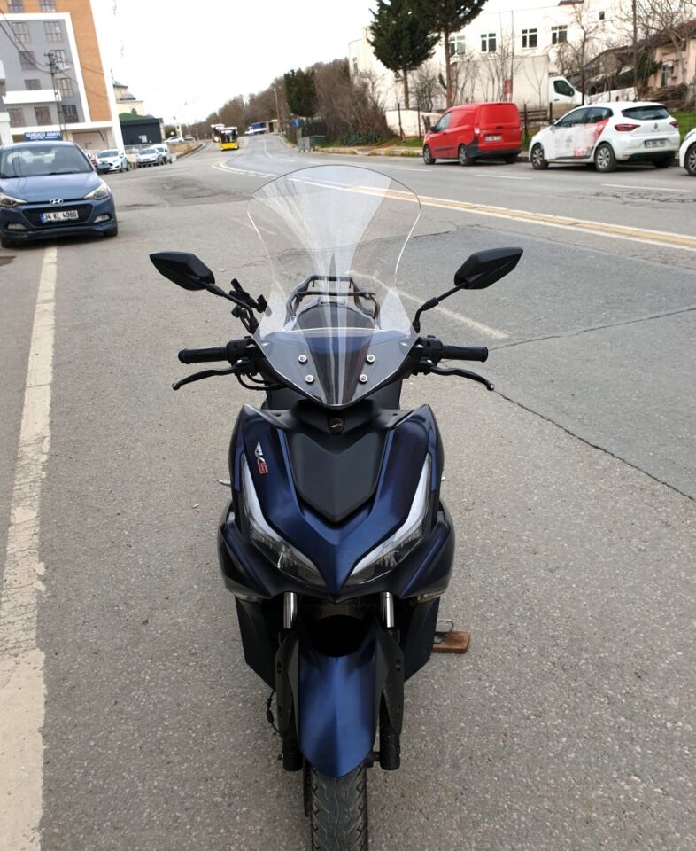 MOTOCAM Küba Vizy 50 Ön Cam 2025-2026 Model 54cm Şeffaf Renkli Sportif Model