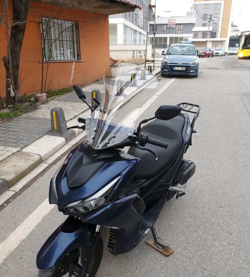MOTOCAM Küba Vizy 50 Ön Cam 2025-2026 Model 54cm Şeffaf Renkli Sportif Model