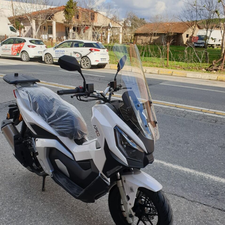 MOTOCAM Volta Apec Apx7 Ön Cam 2025-2026 Model 68cm Şeffaf Renkli 4mm ORTA BOYLU